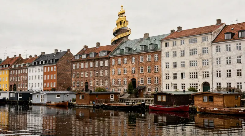 Christianshavn and Christiania: canals, counterculture and a ski slope