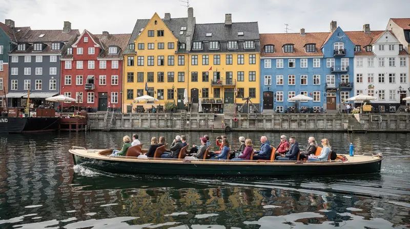 Copenhagen: Canal Cruise with Guide