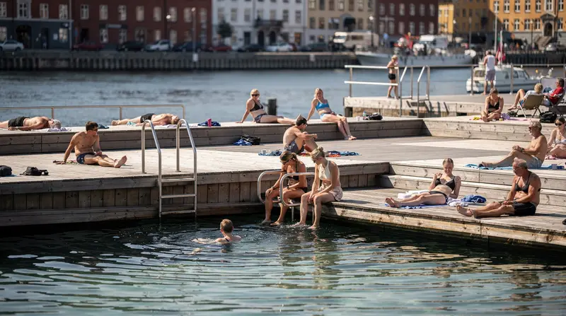 Copenhagen in summer: light, crowds, harbour baths and what to actually do — Copenhagen in summer: 17+ hours of daylight, harbour swimming, festivals, and th