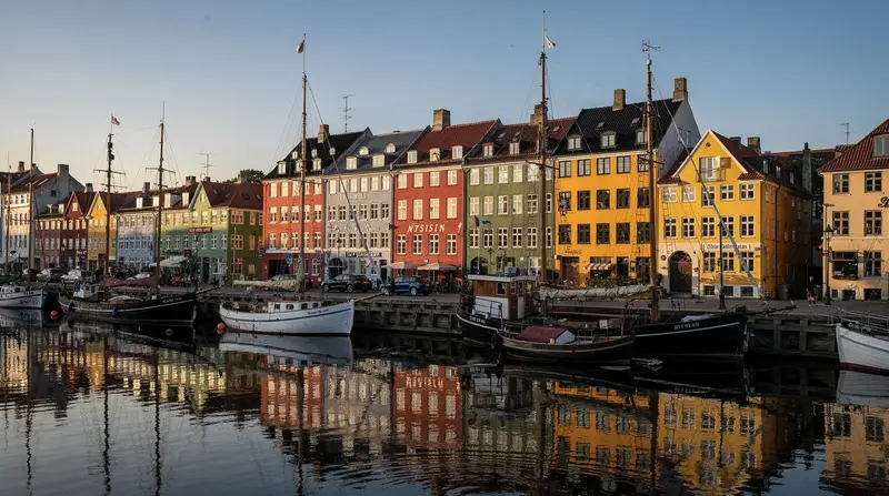 Nyhavn: When to Visit (and When to Avoid the Crowds) — When to visit Nyhavn in Copenhagen — the honest timing guide. Before 10am, off-s