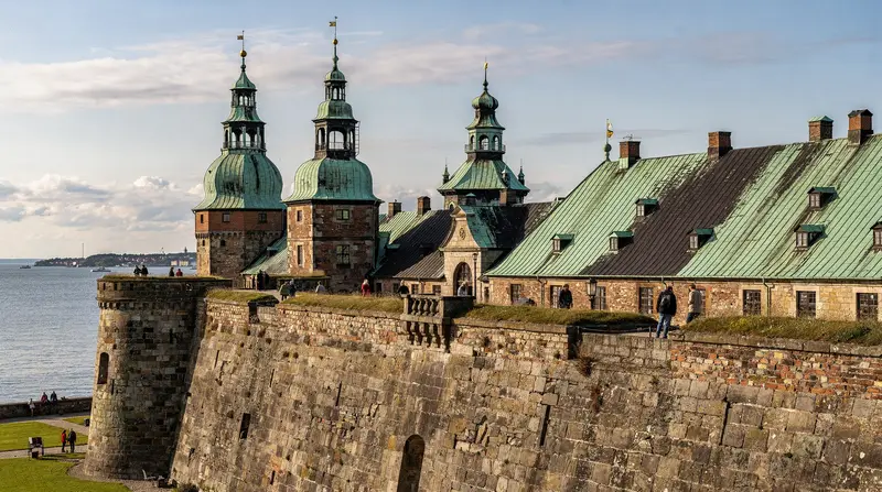 Kronborg Castle Entry Ticket — Helsingør Hamlet Tour Review — Honest review of Kronborg Castle tickets and guided tours in Helsingør. Prices i